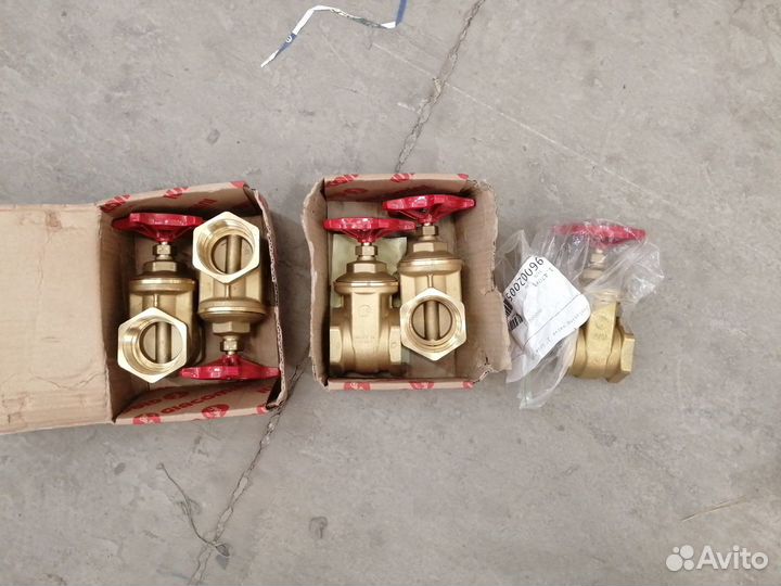 Задвижка клиновая латунь DN50 PN16 Giacomini