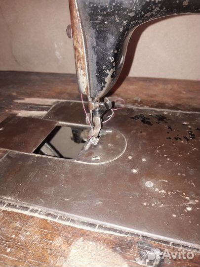 Швейная машинка Singer ножная