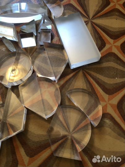 Призма стеклянная