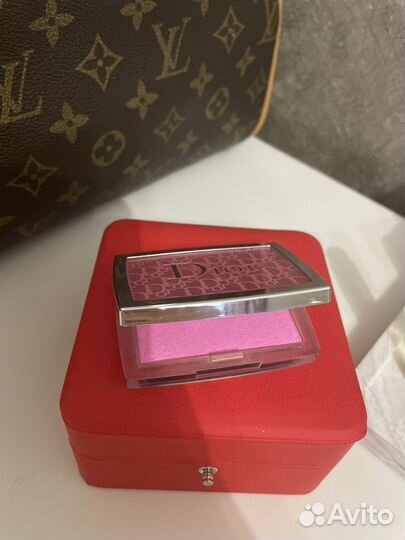 Румяна dior backstage 001 б/у