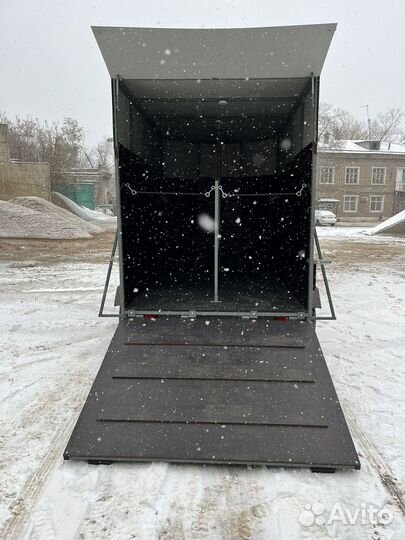 Прицеп коневоз