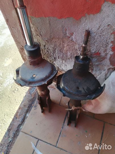 Передние амортизаторы Вольво хс 90