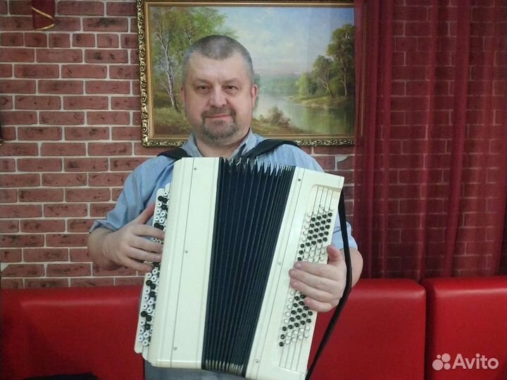 Играю на баяне