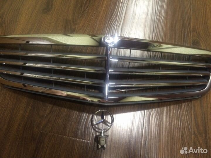Решетка на мерседес новая