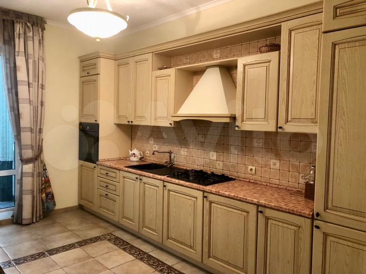 2-к. квартира, 75 м², 3/6 эт.