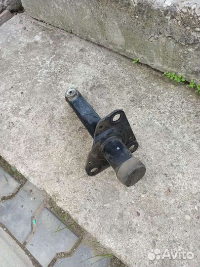 Левый кронштейн усилителя бампера Ауди А4 Б5