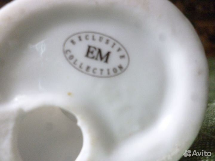 Фарфоровая статуэтка