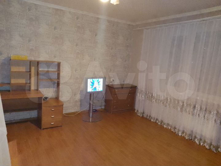 1-к. квартира, 42 м², 4/10 эт.