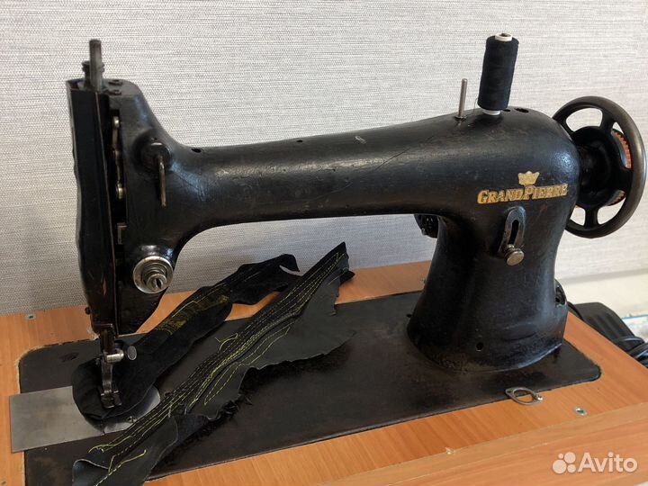 Швейная машина Singer 31K15 для кожи