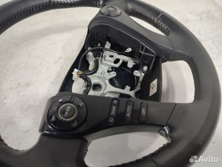 Руль Toyota Sai AZK10 2azfxe 2015