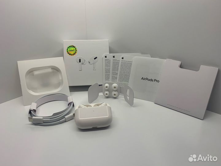 Наушники Apple AirPods Pro с Шумоподавлением