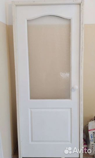 Внутренняя дверь 800мм остеклённая с коробкой