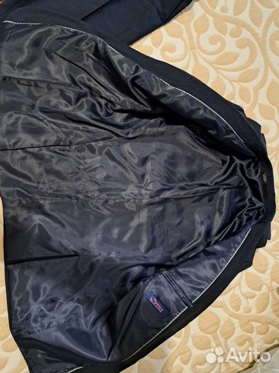 Школьный костюм темно-синего цвета