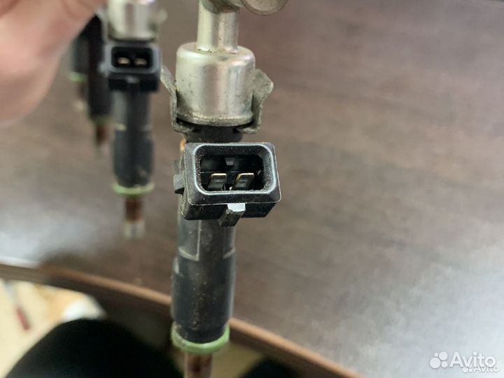 Рампа топливная с форсунками Opel Astra H