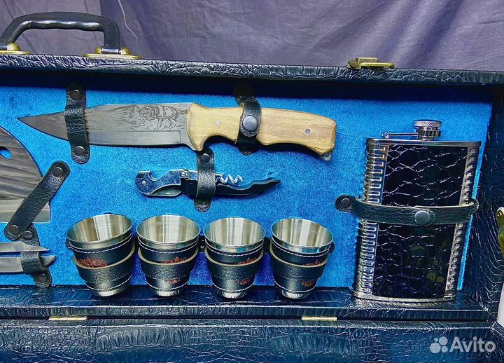 Набор шампуров в чемодане