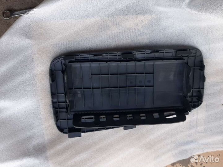 Накладка торпеды Hyundai Tucson 1