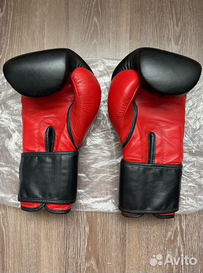 Боксерские перчатки