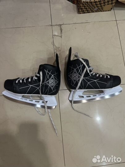 Коньки хоккейные