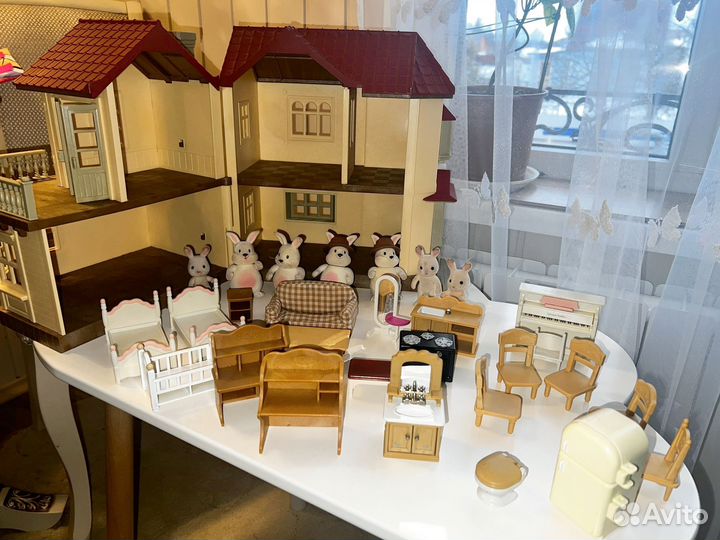 Домик Sylvanian families с мебелью и игрушками