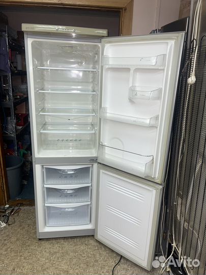 Холодильник Samsung узкий