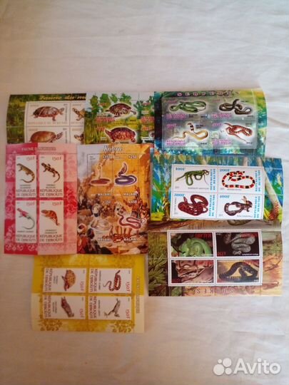 Блоки иностранных марок очень красивые