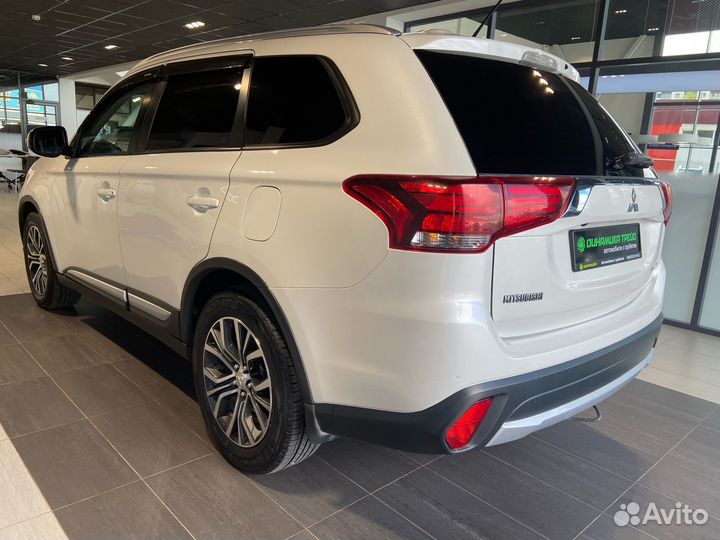 Mitsubishi Outlander 2.4 CVT, 2015, 122 900 км
