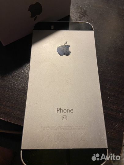 iPhone SE, 32 ГБ