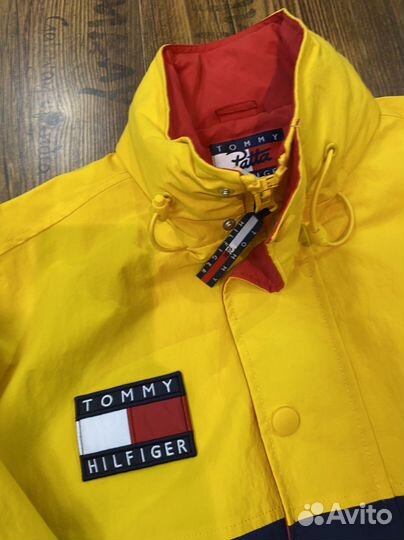 Куртка -ветровка tommy hilfiger