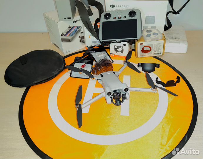 Квадрокоптер DJI Mini 3 PRO RC + Fly More Kit +