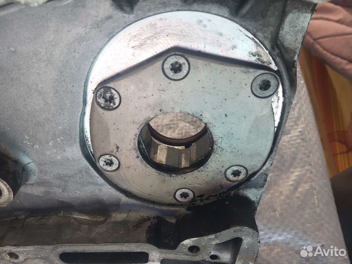 Кожух цепи грм,насос масляный opel x10xe,z12xe