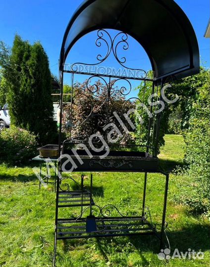 Мангал с крышей