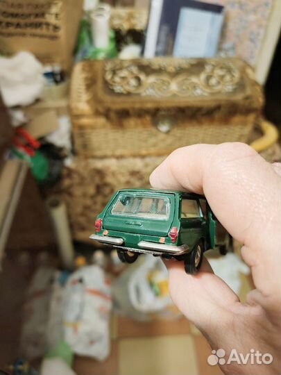 Волга газ 24 -02 цвет бутылка а14