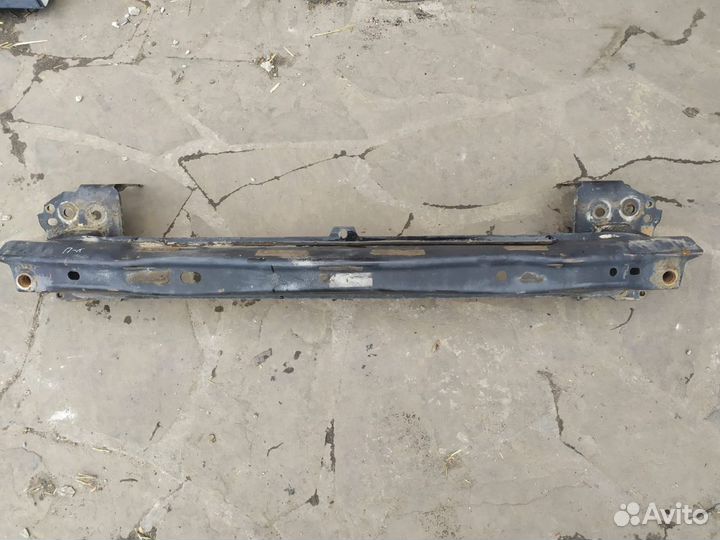 Усилитель переднего бампера Porsche Cayenne 4.5л V