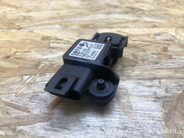 Датчик удара Opel Astra H / Zafira B