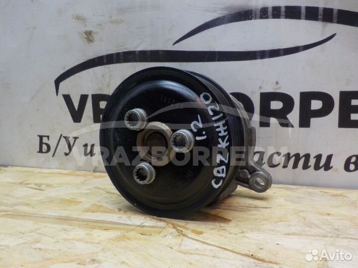 Насос водяной (помпа) Skoda Rapid