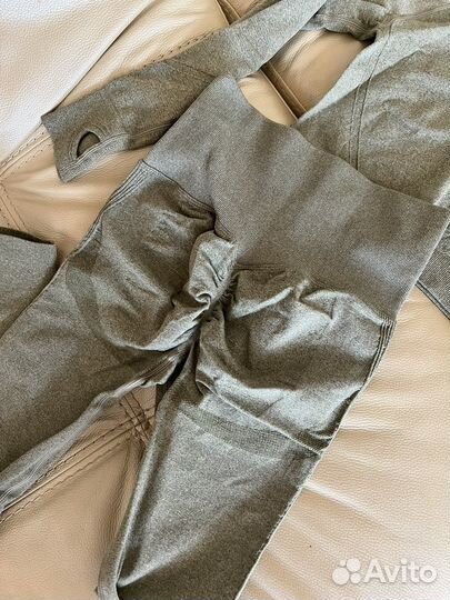 Спортивный костюм женский