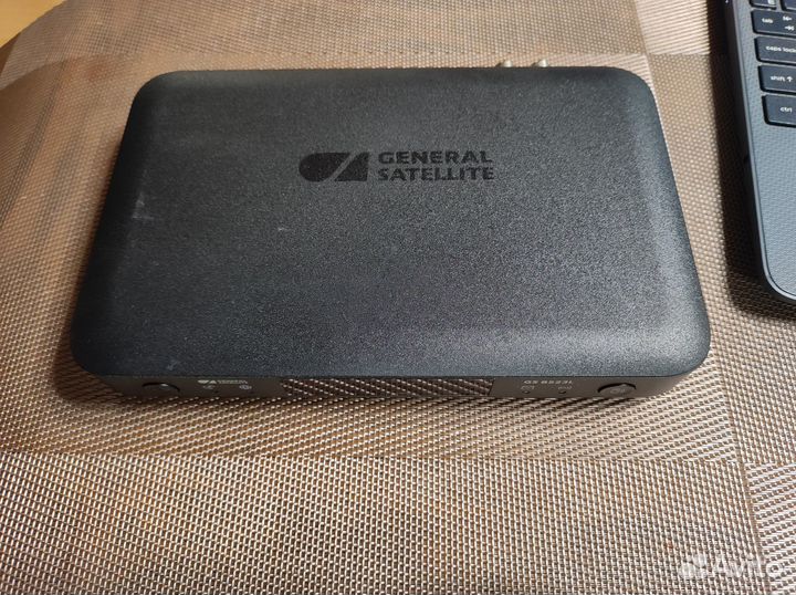 Триколор ресивер GS B523L с антенной