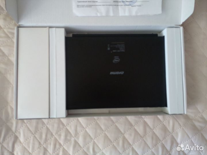 Планшет с клавиатурой Digma