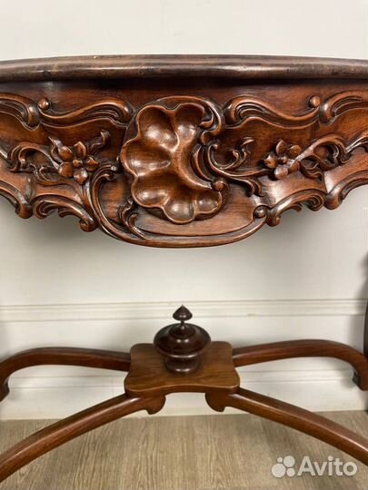 Антикварная консоль