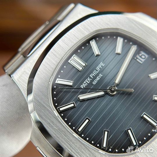 Часы Patek Philippe Nautilus 5711/1A-010 Blue