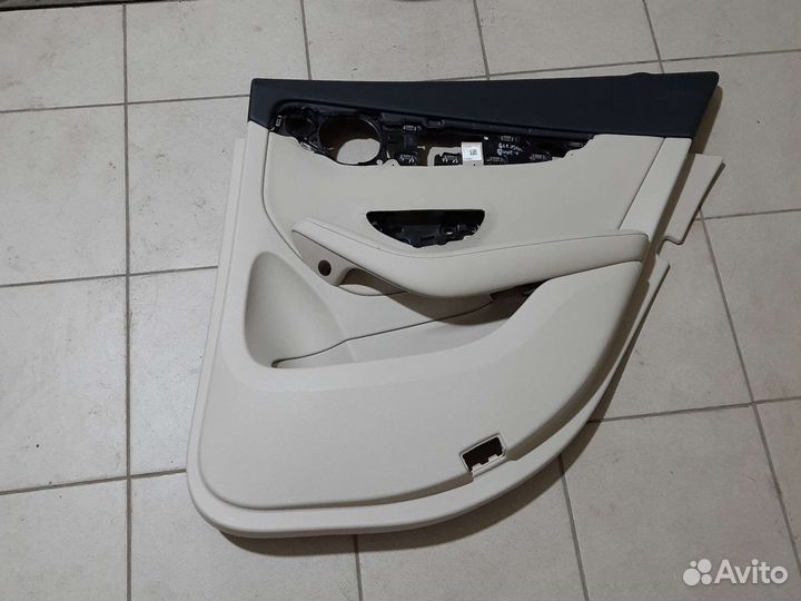 Обшивка двери задняя левая Mercedes GLC X253