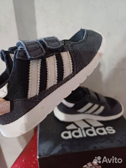 Кроссовки adidas