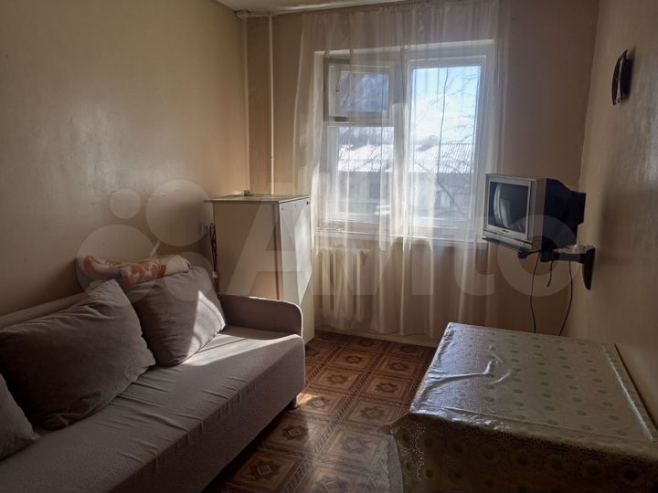 Комната 11 м² в 2-к., 1/5 эт.