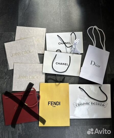 Фирменные пакеты на подарки