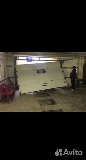 Ремонт автоматических секционных ворот, дверей