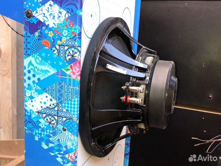 Обменяю сабвуфер на колонку JBL