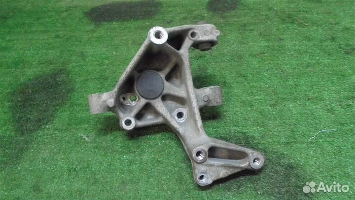 Кулак поворотный задний правый VW Passat CC 2008