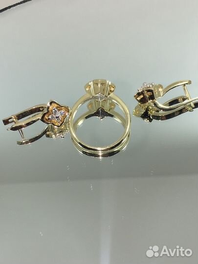 Золотой комплект с бриллиантами