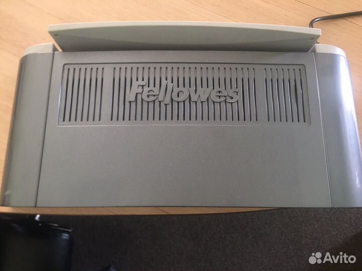 Электрический брошюровщик Fellowes Helios 30