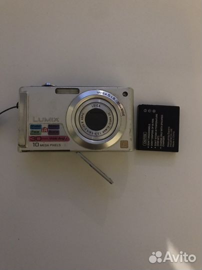 Компактный фотоаппарат